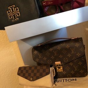 Louis Vuitton pochette metis